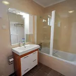 Dalila's House - Spacious And Comfortable 3-bedroom With Garage